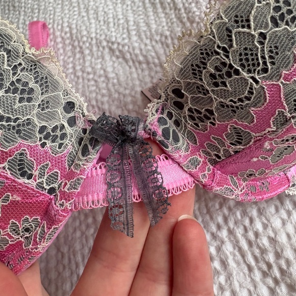 SOLD | Victoria’s Secret dream angels push up bra 32B - Picture 2 of 7